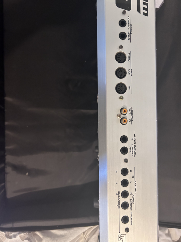 Roland Fantom-X6 - Image 12